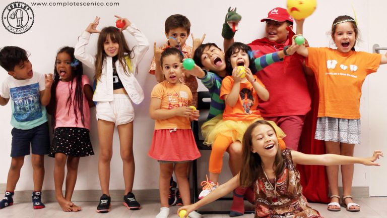 “Mamá, quiero ser artista”: beneficios de recibir clases de interpretación para los niños