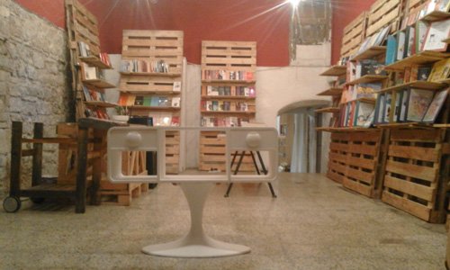 Nace en el Raval Veusambveu, una nueva editorial y librería especializada en pensamiento feminista, crítico y denuncia social