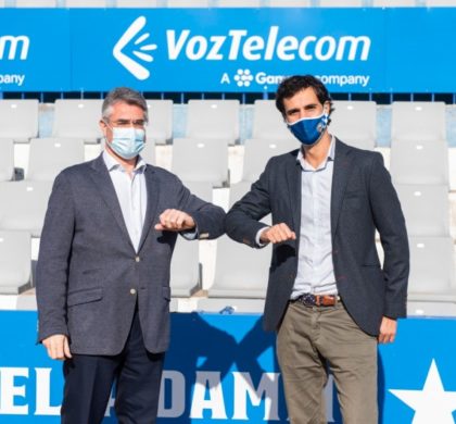 El Centre d’Esports Sabadell FC y VozTelecom firman un nuevo acuerdo de patrocinio hasta el 2021