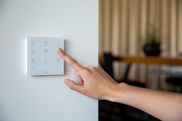 Touch Pure Flex, el pulsador que permite controlar habitaciones de hotel automatizadas