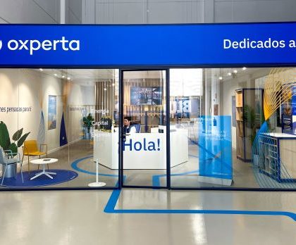 Oxperta cierra un acuerdo con Banco Sabadell para impulsar el crecimiento de su red de franquicias