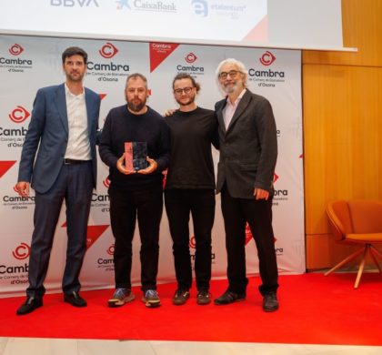 Flock Drone Art recibe el premio de la Cámara de Osona al emprendimiento innovador