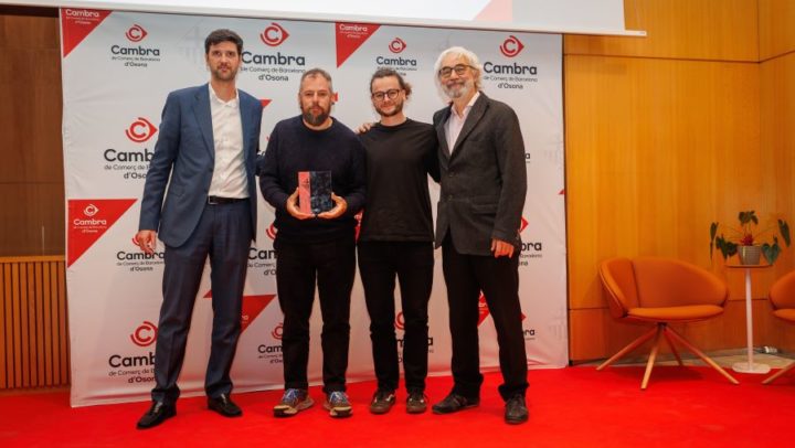 Flock Drone Art recibe el premio de la Cámara de Osona al emprendimiento innovador