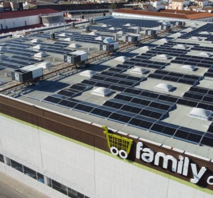 Family Cash invertirá casi 5 millones de euros en la instalación de más de 16.000 paneles solares en todos sus hipermercados