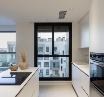 XOJAY y LOXONE automatizan 140 viviendas de lujo en Mallorca con un sistema que integra climatización, iluminación y protección solar