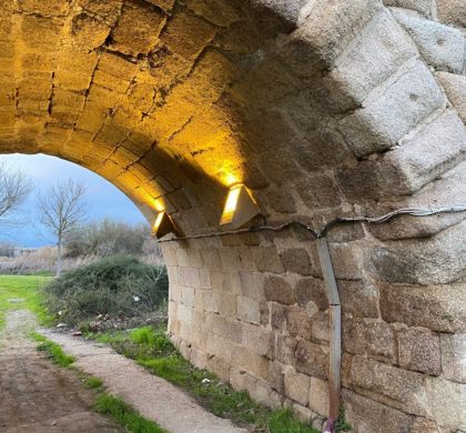 El puente romano de Mérida se ilumina con la tecnología LED de Artesolar