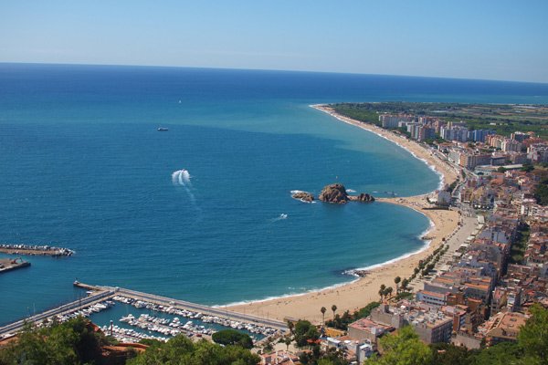 EXCOM apuesta por cubrir toda la costa catalana con Internet de altas prestaciones con su marca local Vola