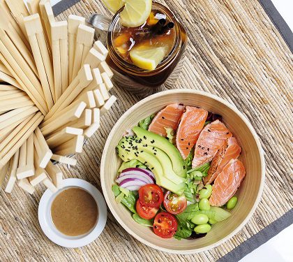 Ensaladas de Tataki y Pollo Teriyaki las refrescantes propuestas de GO! Sushing Les Corts para el verano