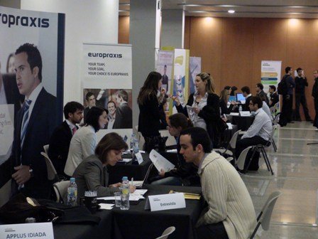 35 empresas multinacionales captarán talento entre 500 jóvenes universitarios de Barcelona