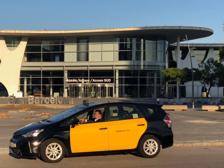 Un grupo de taxistas de Barcelona lanza un nuevo servicio personalizado para competir con Cabify y Uber