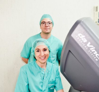 Cómo la cirugía robótica ayuda a los pacientes de cáncer