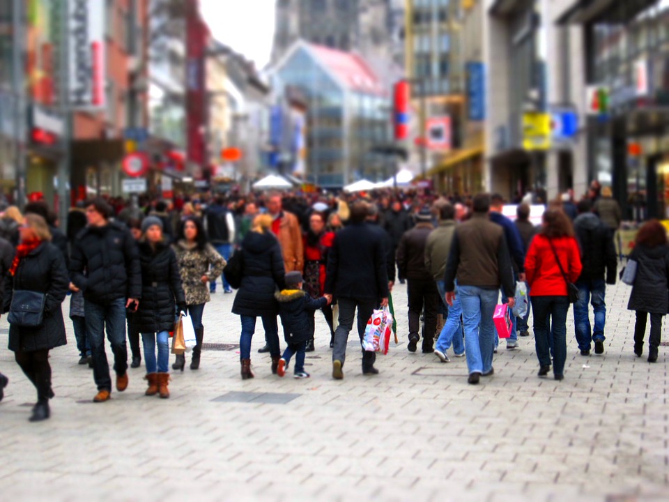 Los consumidores de Canarias, Valencia, Cantabria, Andalucía y Asturias son los que más gastan en sus compras