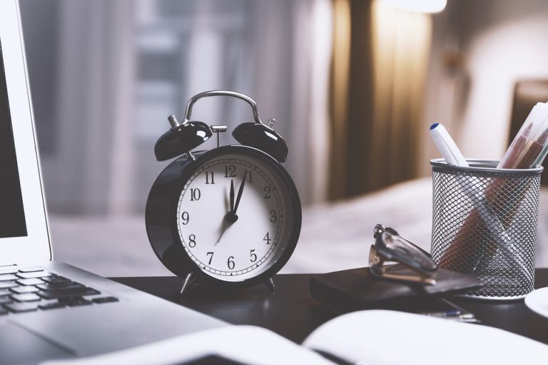 Cómo afecta a empresas el control del horario laboral
