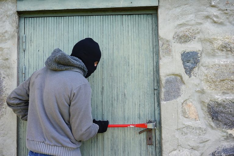 5 consejos a seguir para evitar robos en tu casa en vacaciones