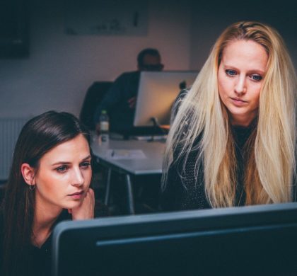 Las mujeres lideran el sector de la comunicación